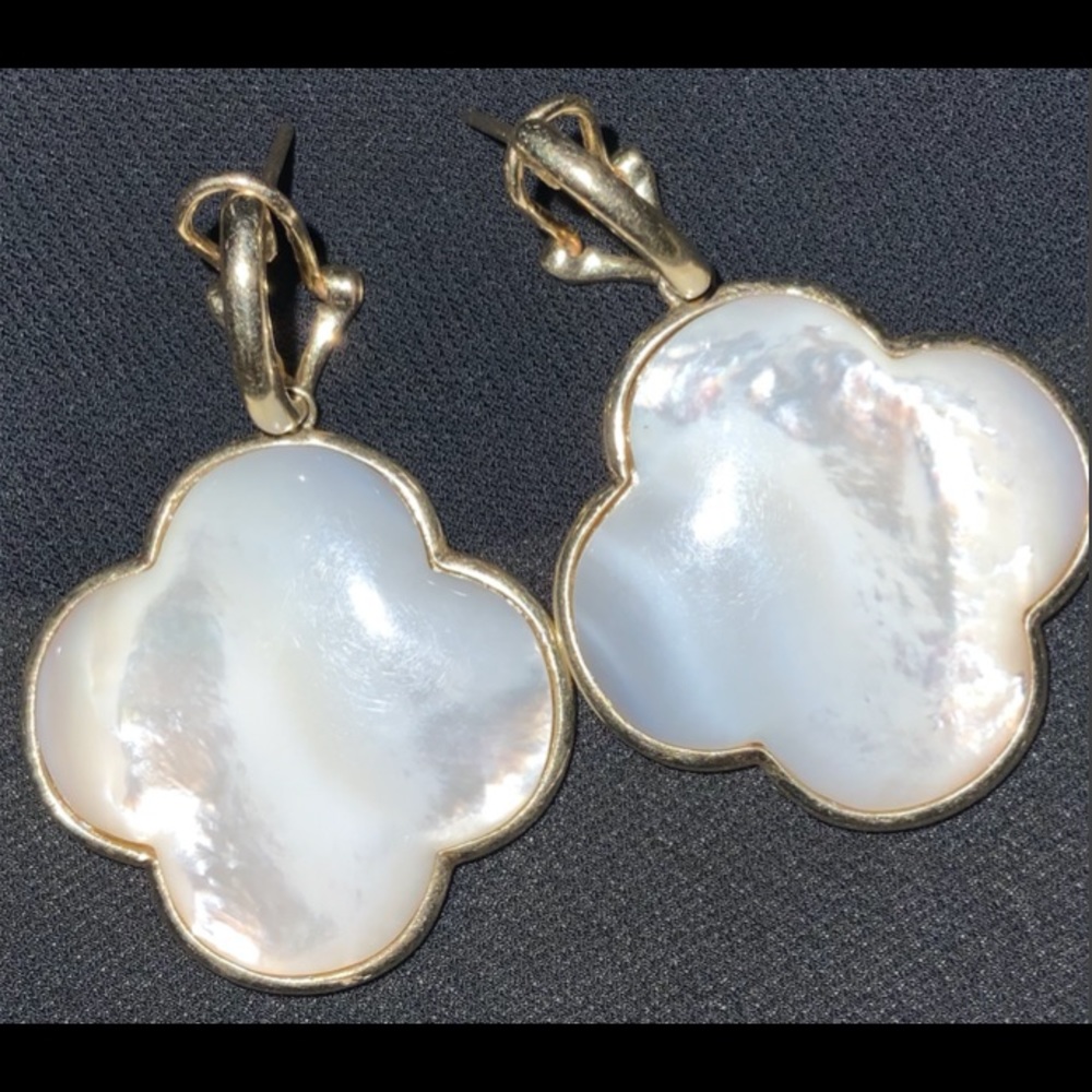 Yellow Gold beautiful earrings